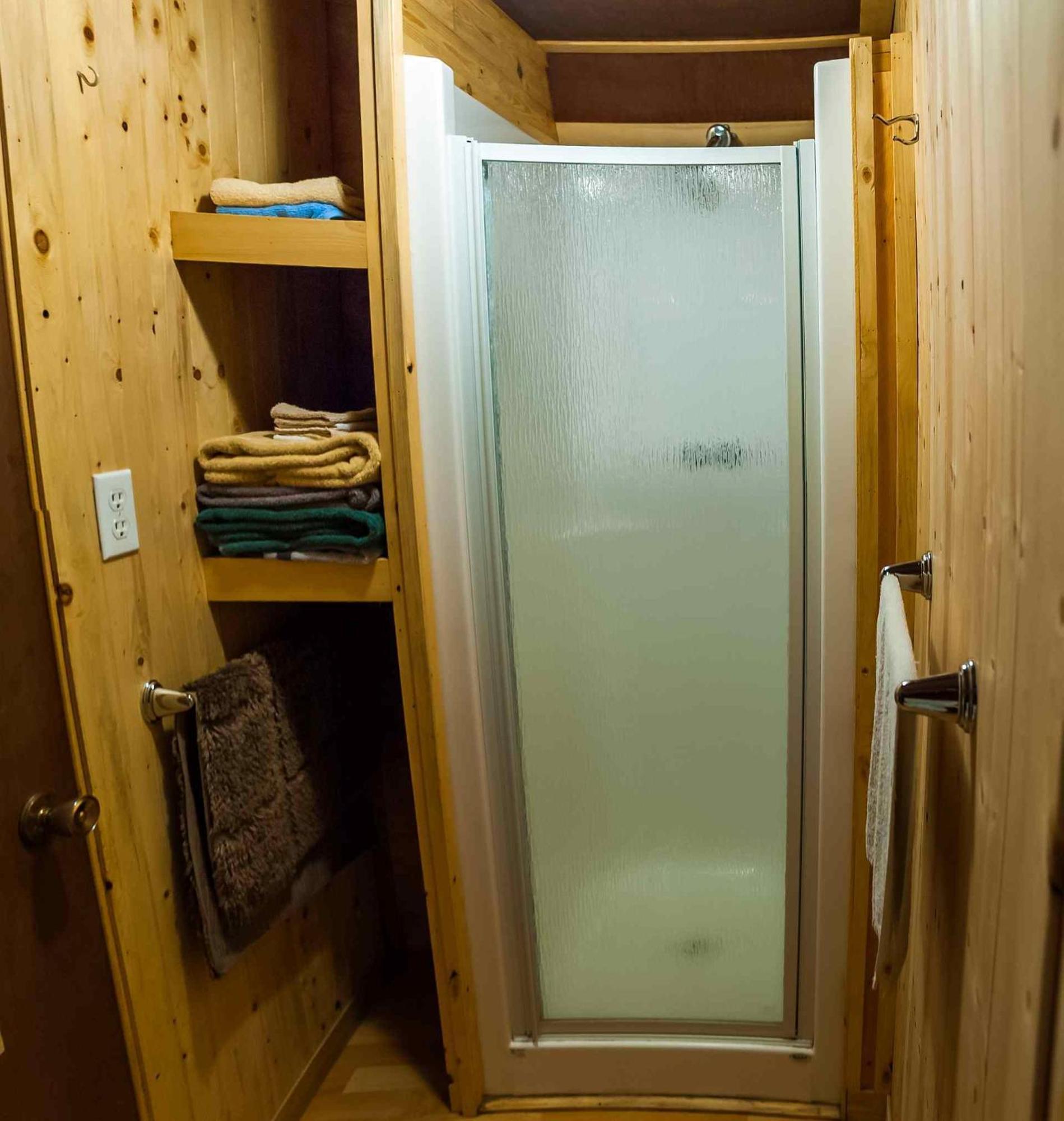 Albergue Au Sommet Du Fjord Sacre-Coeur Habitación foto